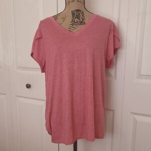🩷 Pink V-Neck Top